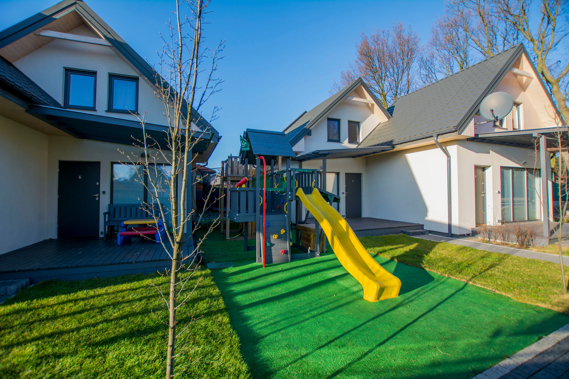 Domki Jastarnia z placem zabaw.